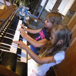 Unsere Orgel                                  
